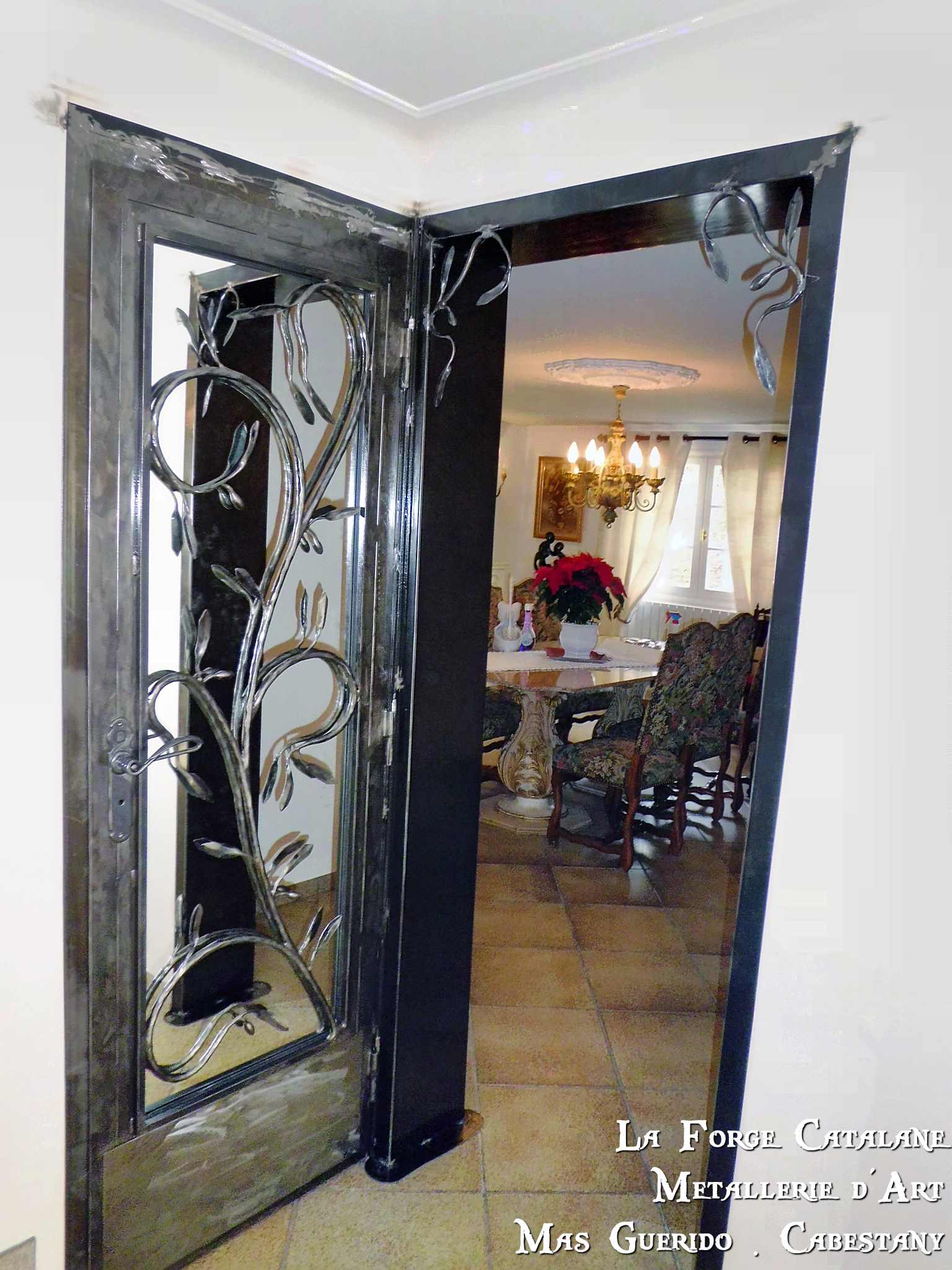 porte interieur remplissage  rameau olivier et vitrage miroir  forge catalane 2.jpg